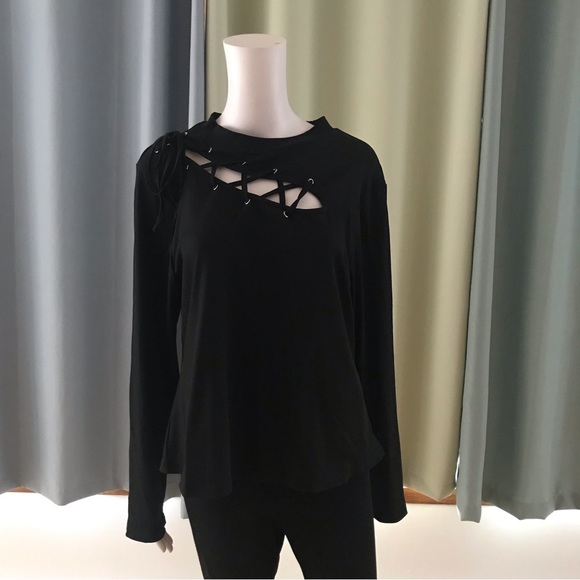 SHEIN Tops - Sexy lace up tshirt